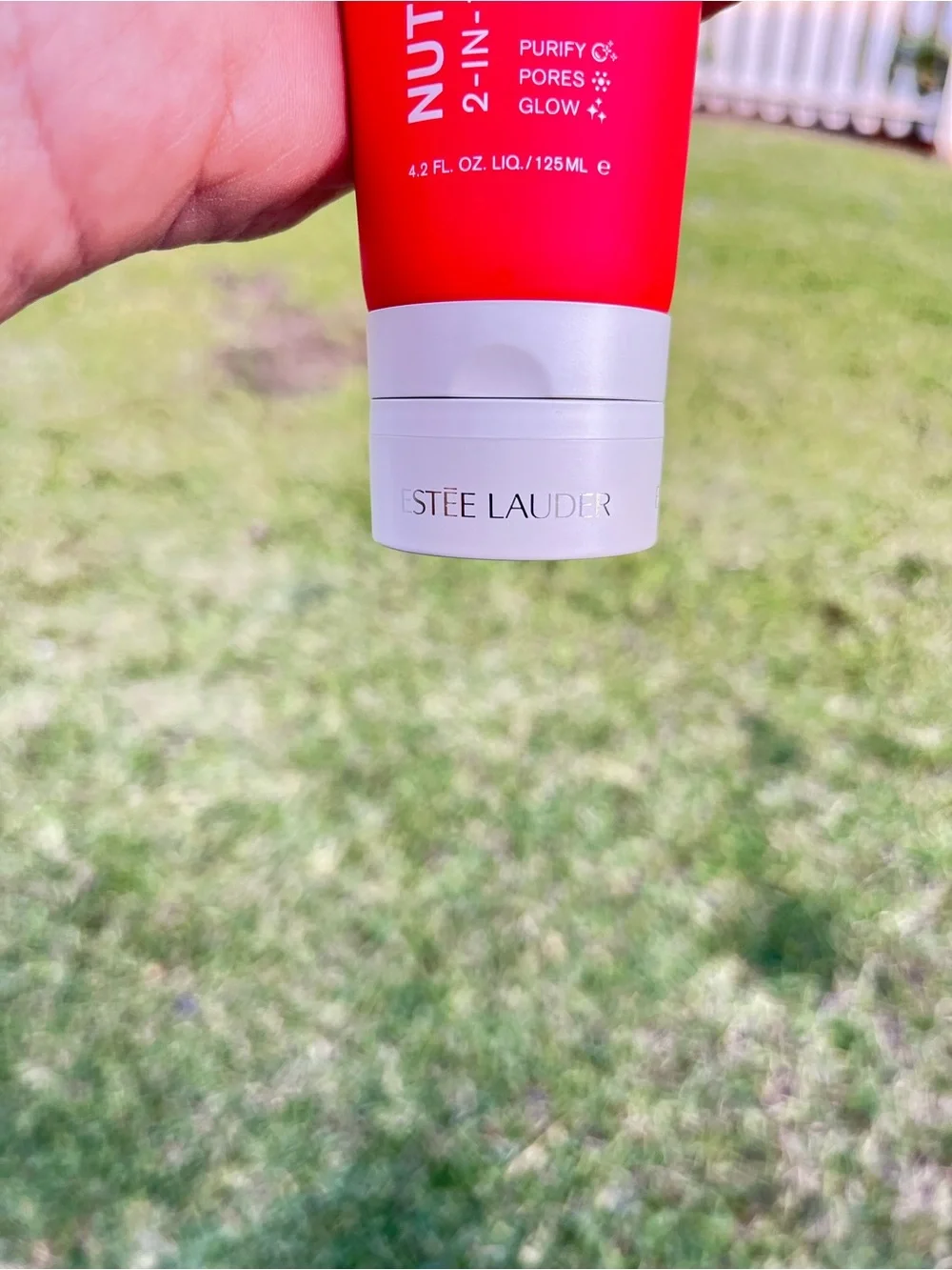 Estée Lauder Nutritious 2-in-1 Foam Cleanser - Pink to Red Gradient